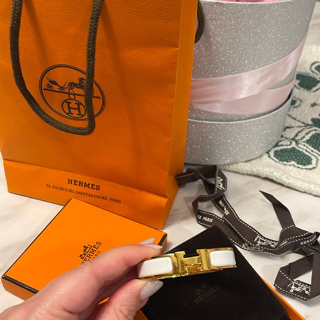 Hermes White Bangle 550$